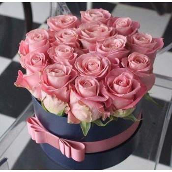 Κουτί με Ροζ Τριαντάφυλλα